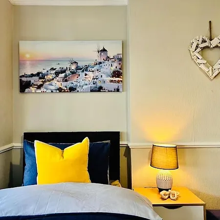 Beach Vibes In Southend-On-Sea For Contractors, Workers By Artisan Stays I Weekly Or Monthly Stay Offer I Free Parking I Sleeps 5 Exterior foto