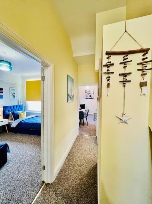 Vibes: Artisan With Free Parking In * Southend-on-Sea