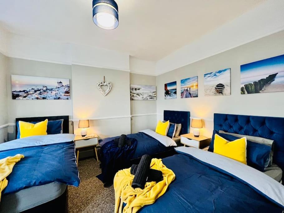Apartment Vibes: Artisan With Free Parking In Southend-on-Sea