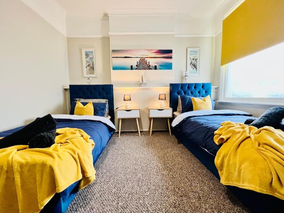 Vibes: Artisan With Free Parking In * Southend-on-Sea